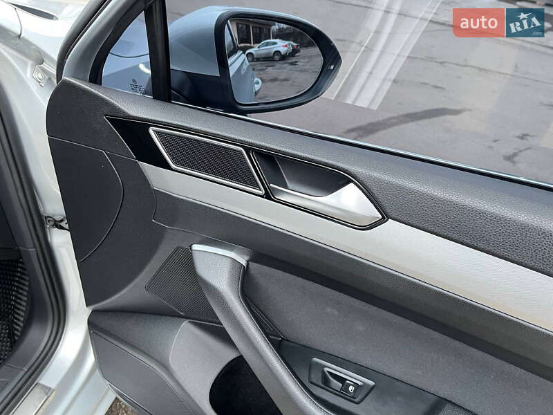 Універсал Volkswagen Passat 2015 в Вінниці фото 42 Універсал Volkswagen Passat 2015 в Вінниці