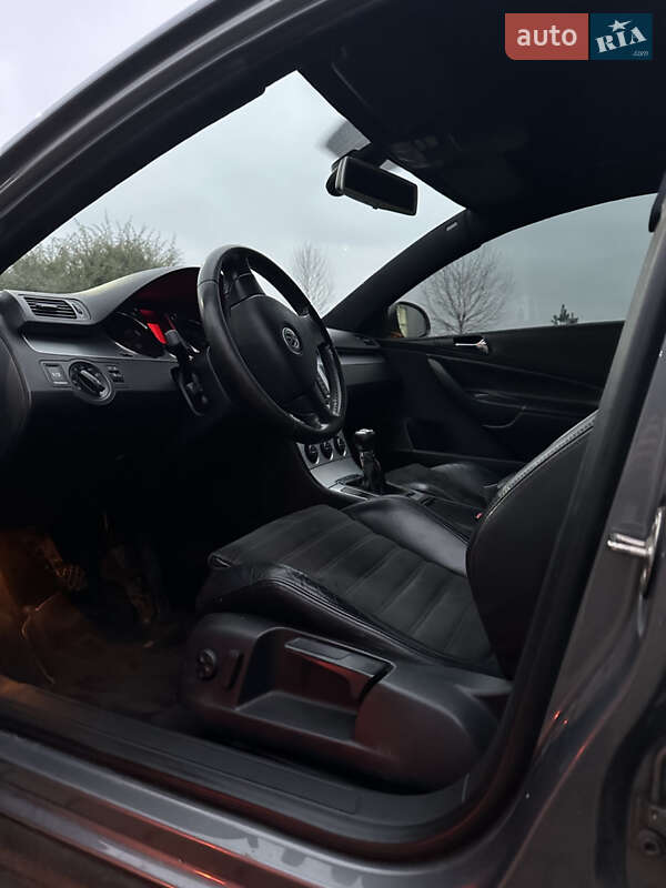 Седан Volkswagen Passat 2006 в Любомлі