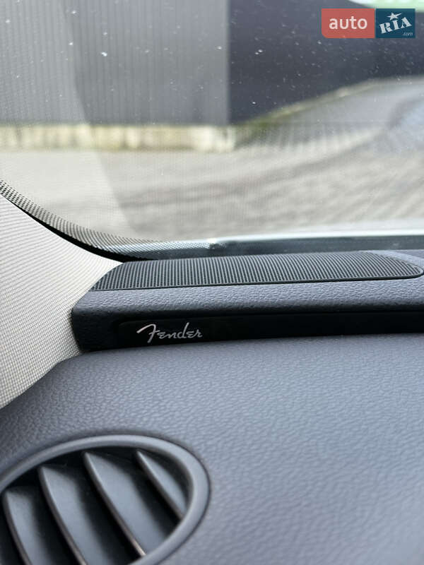 Седан Volkswagen Passat 2014 в Львові