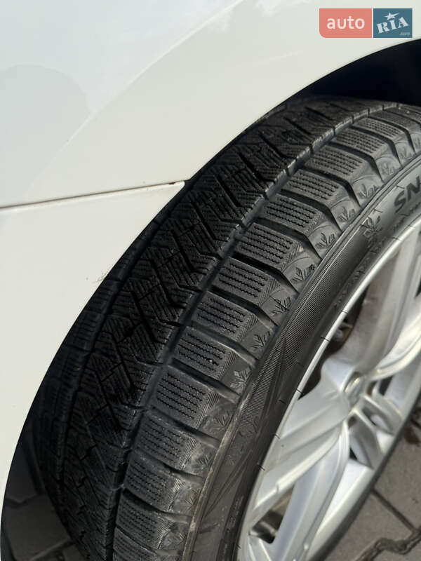 Седан Volkswagen Passat 2014 в Львові