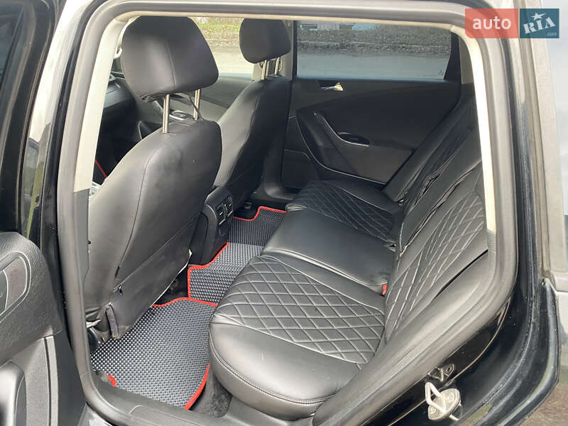 Універсал Volkswagen Passat 2006 в Рокитному
