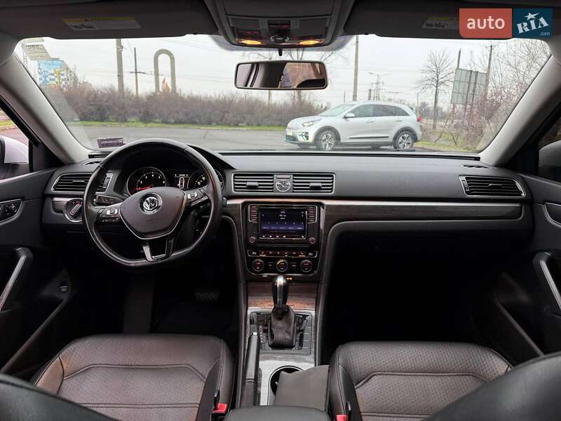 Седан Volkswagen Passat 2016 в Кривому Розі