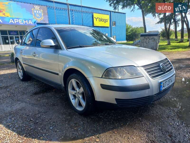 Седан Volkswagen Passat 2004 в Калуше