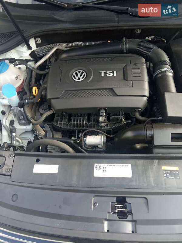 Седан Volkswagen Passat 2016 в Одессе