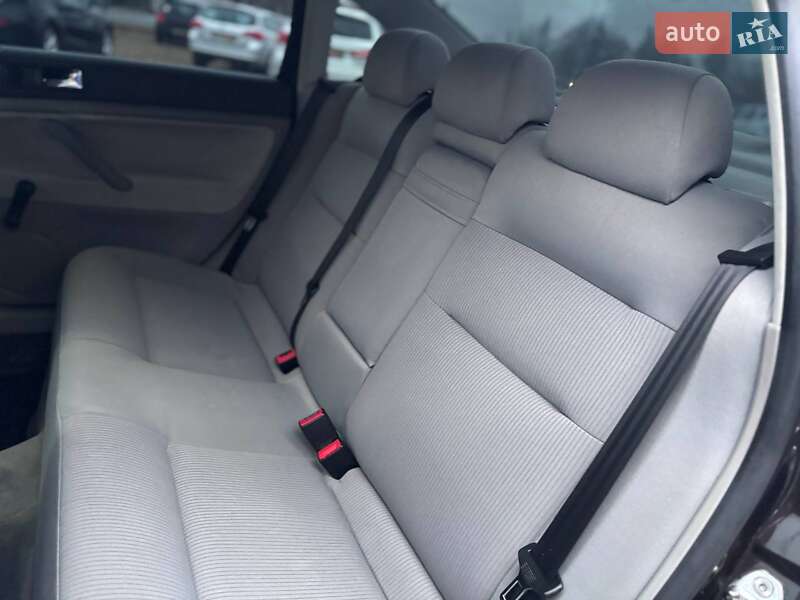 Седан Volkswagen Passat 2004 в Коломиї