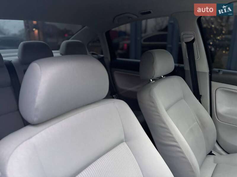 Седан Volkswagen Passat 2004 в Коломиї
