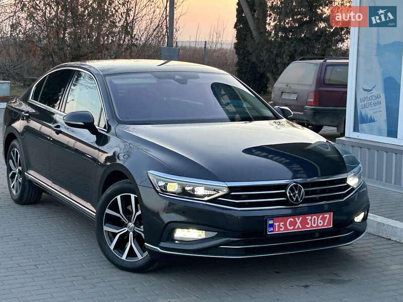 Volkswagen Passat 2021