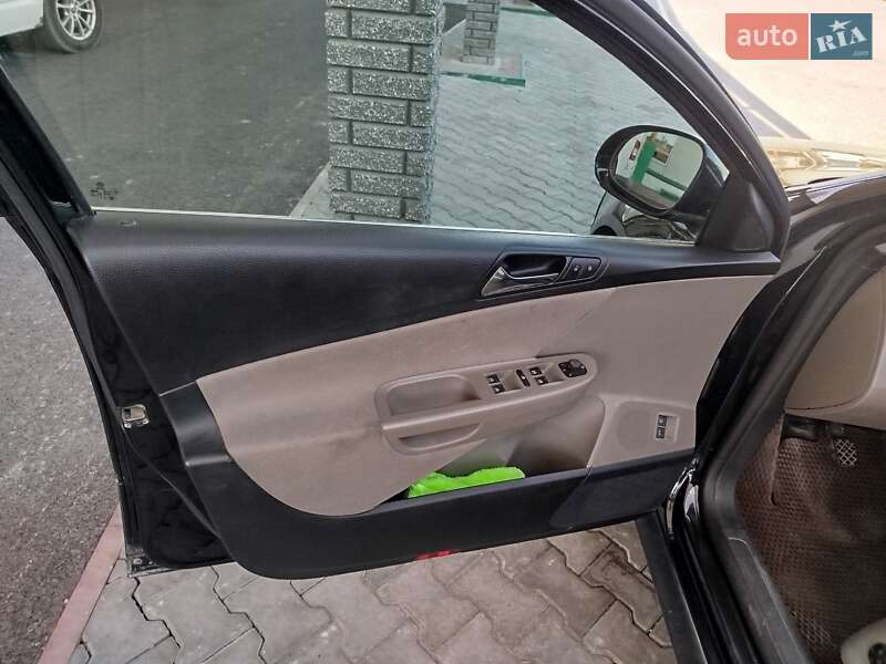 Універсал Volkswagen Passat 2007 в Дунаївцях