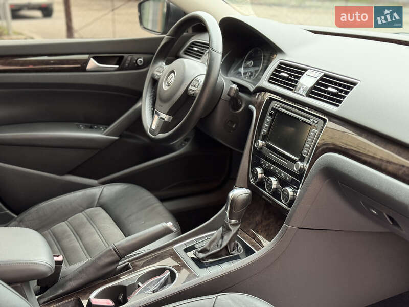 Седан Volkswagen Passat 2014 в Вінниці