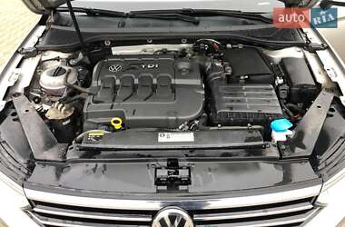 Універсал Volkswagen Passat 2015 в Тернополі