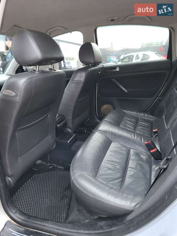 Седан Volkswagen Passat 2000 в Черновцах