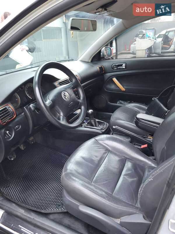 Седан Volkswagen Passat 2000 в Черновцах