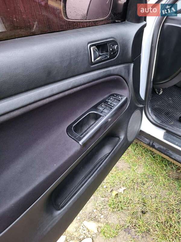 Седан Volkswagen Passat 2000 в Черновцах