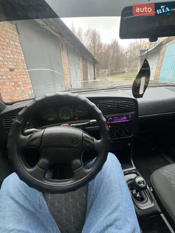 Седан Volkswagen Passat 1996 в Хмельницькому