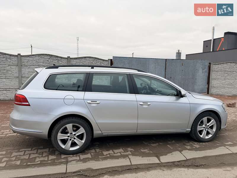 Універсал Volkswagen Passat 2011 в Рівному
