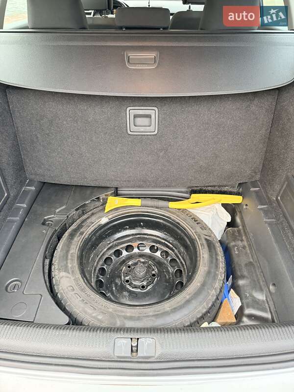 Універсал Volkswagen Passat 2011 в Рівному