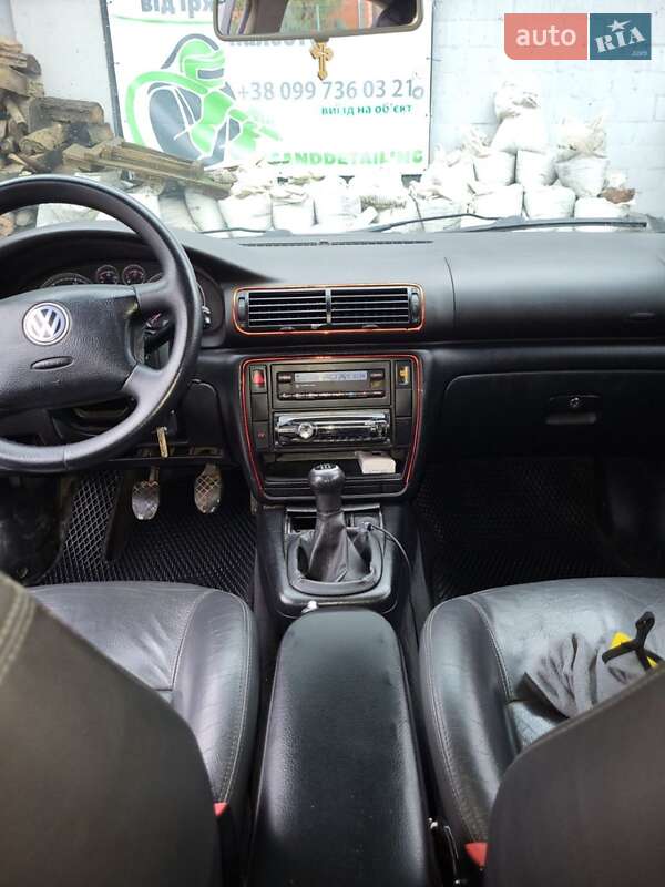 Седан Volkswagen Passat 2000 в Черновцах