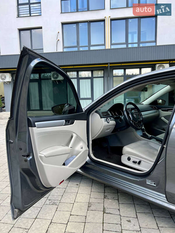 Седан Volkswagen Passat 2018 в Новояворовске