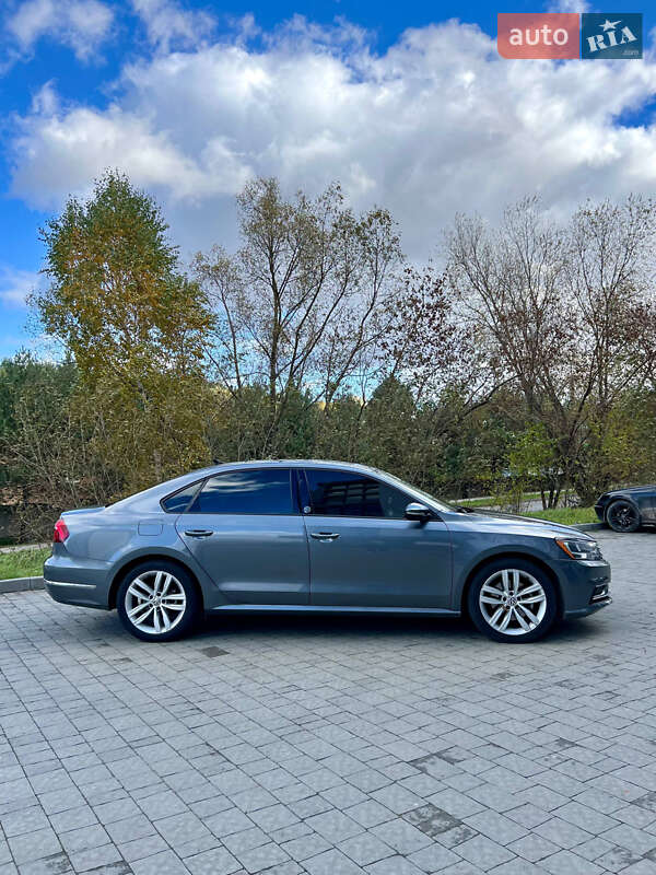 Седан Volkswagen Passat 2018 в Новояворовске
