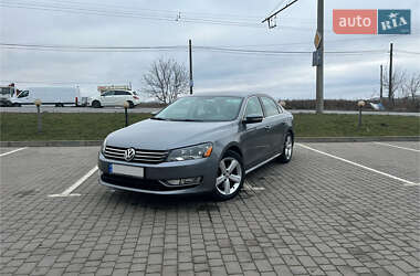 Седан Volkswagen Passat 2015 в Тернополе