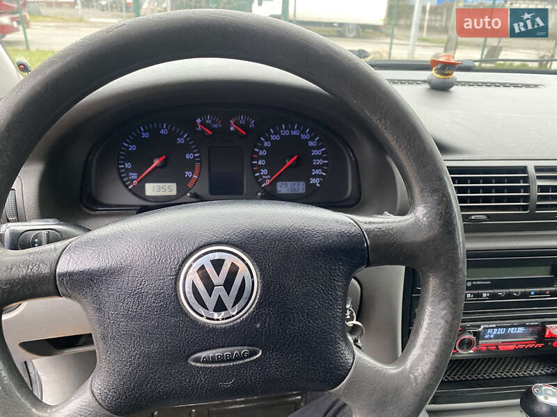 Универсал Volkswagen Passat 2000 в Киеве