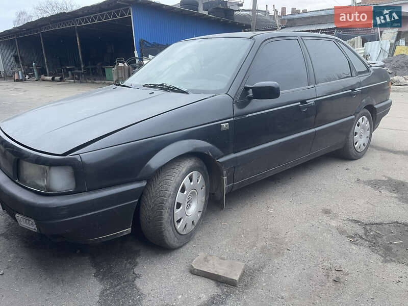Седан Volkswagen Passat 1992 в Калиновке