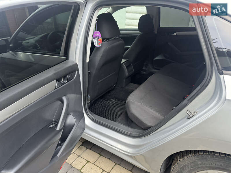 Седан Volkswagen Passat 2012 в Харкові фото 14 Седан Volkswagen Passat 2012 в Харкові
