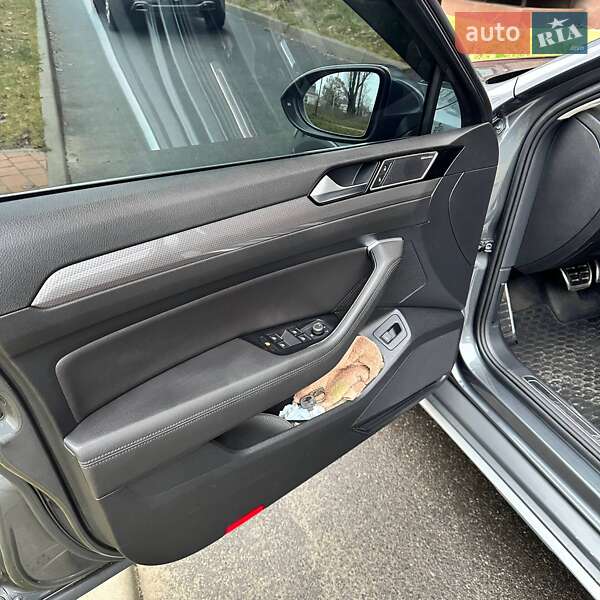 Универсал Volkswagen Passat 2015 в Чернигове