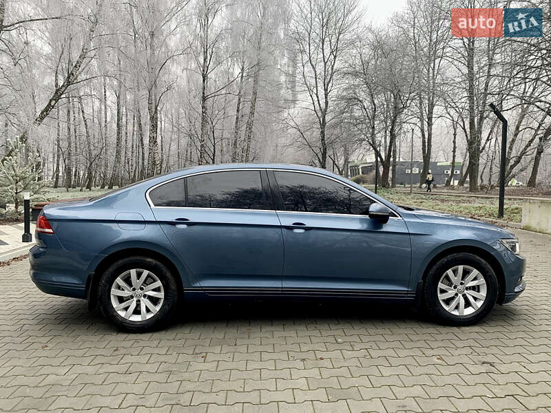 Седан Volkswagen Passat 2018 в Тернополі