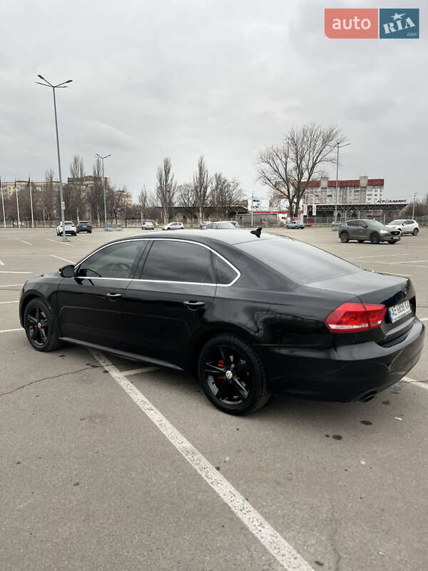 Седан Volkswagen Passat 2012 в Дніпрі
