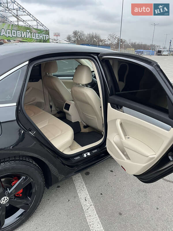 Седан Volkswagen Passat 2012 в Дніпрі