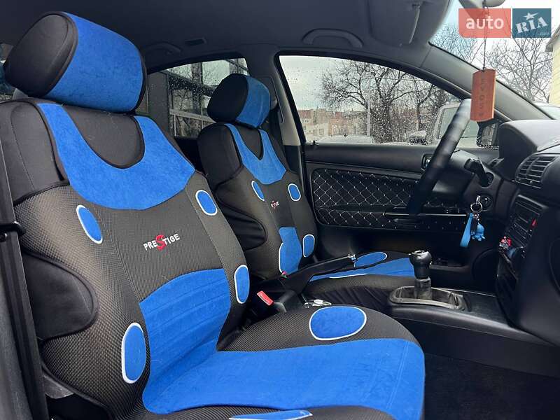 Седан Volkswagen Passat 2001 в Ивано-Франковске