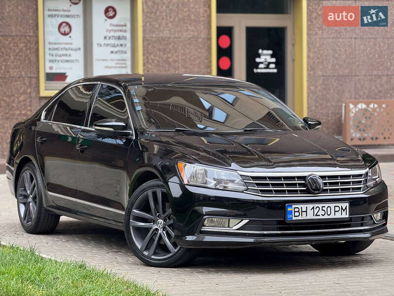 Седан Volkswagen Passat 2015 в Одессе