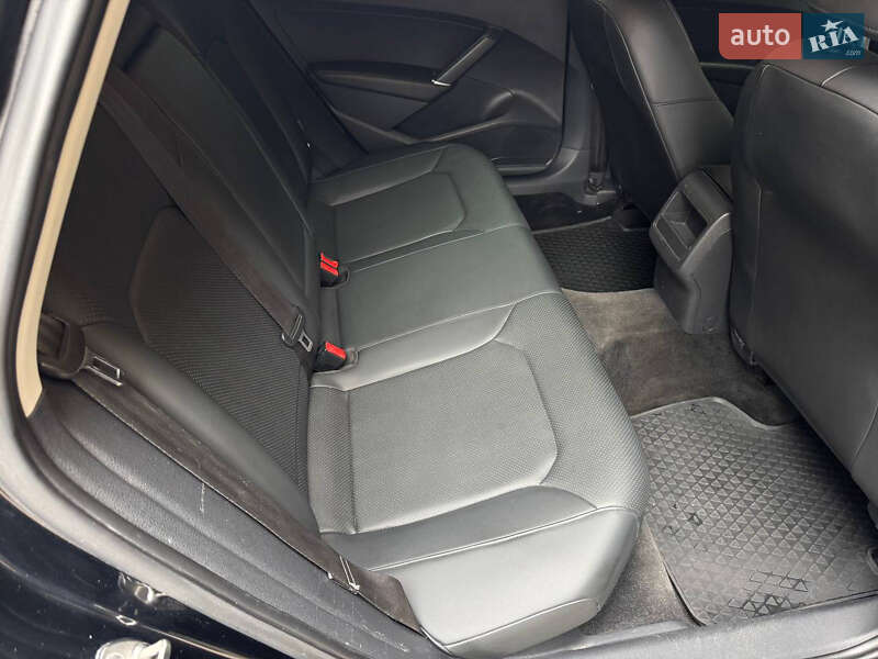 Седан Volkswagen Passat 2015 в Одессе