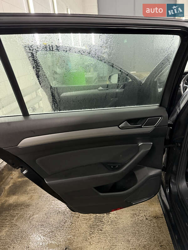 Універсал Volkswagen Passat 2016 в Києві