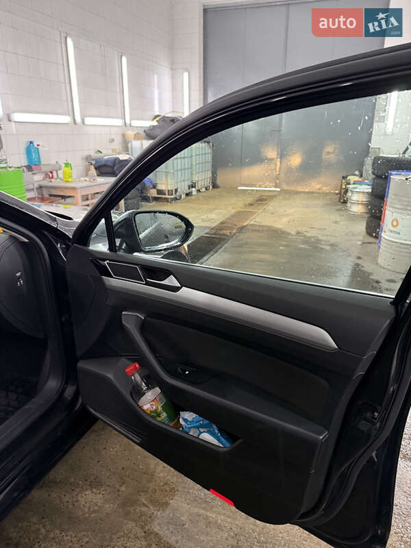 Універсал Volkswagen Passat 2016 в Києві