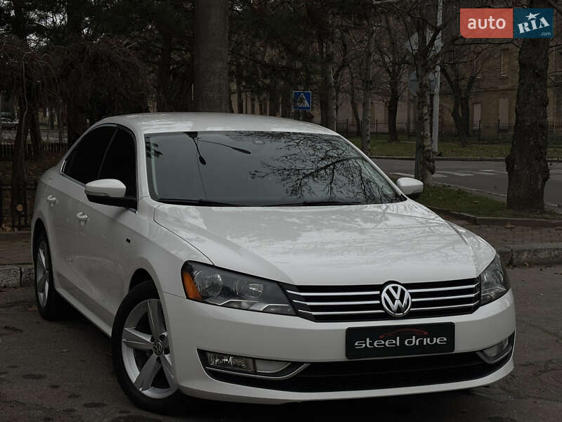 Седан Volkswagen Passat 2015 в Николаеве
