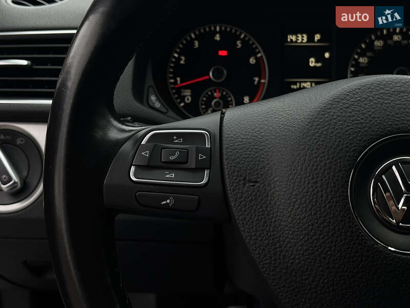 Седан Volkswagen Passat 2015 в Николаеве