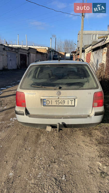 Универсал Volkswagen Passat 2000 в Киеве