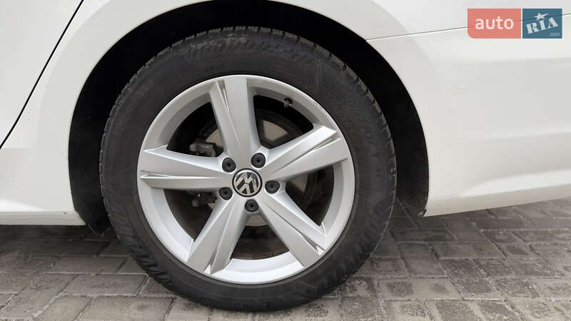Седан Volkswagen Passat 2013 в Сумах