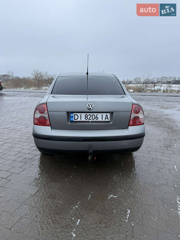 Седан Volkswagen Passat 2002 в Тлумачі