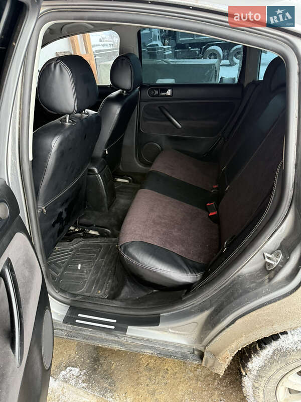 Седан Volkswagen Passat 2002 в Тлумачі