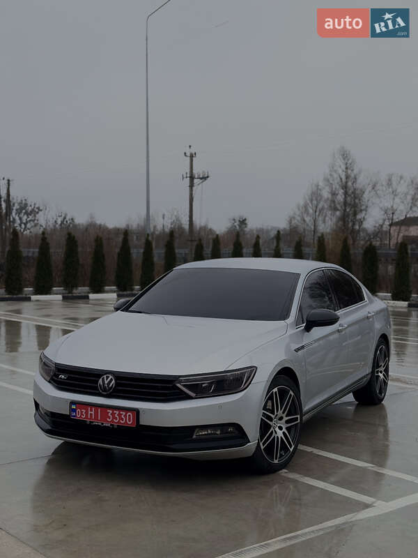 Седан Volkswagen Passat 2015 в Звягелі