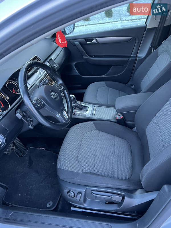 Универсал Volkswagen Passat 2014 в Ровно