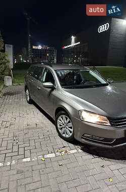 Универсал Volkswagen Passat 2011 в Львове