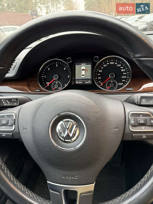 Седан Volkswagen Passat 2012 в Киеве
