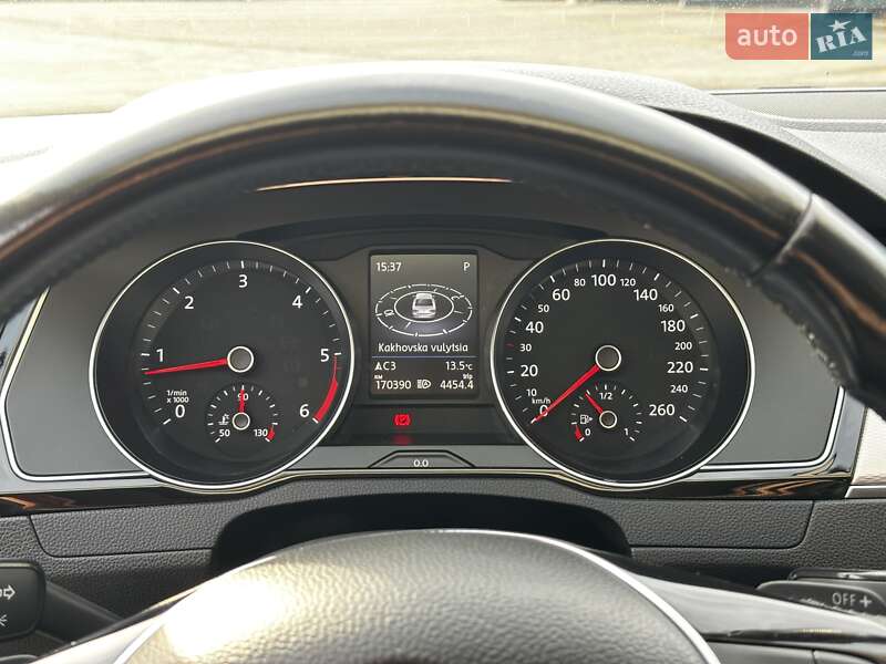 Седан Volkswagen Passat 2015 в Запорожье