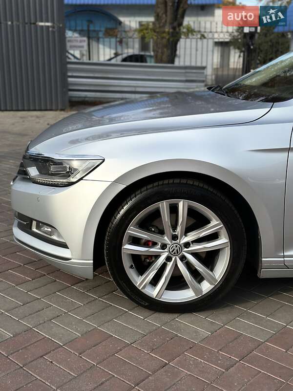 Седан Volkswagen Passat 2015 в Запорожье