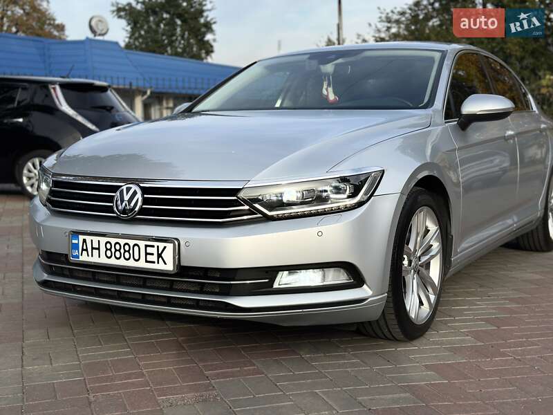 Седан Volkswagen Passat 2015 в Запорожье