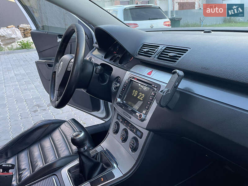 Універсал Volkswagen Passat 2006 в Дрогобичі